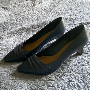 Navy Blue Clarks Pumps